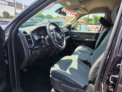 Used 2019 RAM 2500 Big Horn w/ Protection Group AWD/4WD image 4