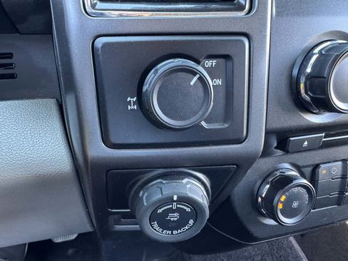 Used 2017 Ford F150 XLT w/ Trailer Tow Package image 27