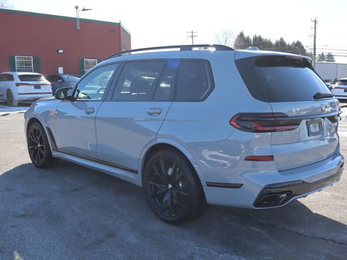 Used 2025 BMW X7 M60i image 7