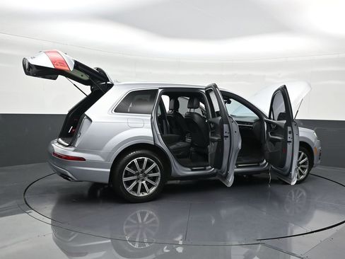 Used 2018 Audi Q7 3.0T Premium Plus w/ Premium Plus Package image 31