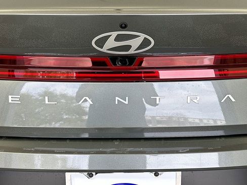 New 2026 Hyundai Elantra Limited image 21