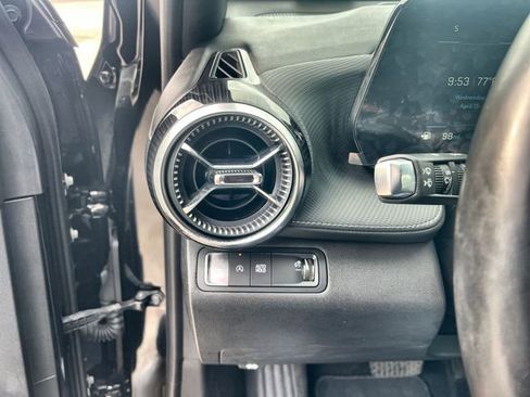 Used 2025 Chevrolet Equinox LT w/ Convenience Package II image 17