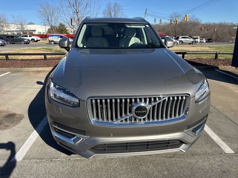 Used 2022 Volvo XC90 T6 Inscription w/ Advanced Package image 2