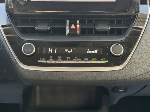 Certified 2025 Toyota Corolla LE image 42