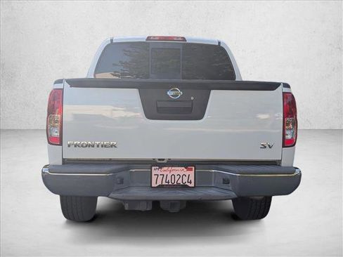 Used 2016 Nissan Frontier SV RWD image 6