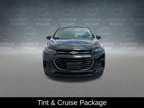 Used 2020 Chevrolet Trax LS w/ Tint and Cruise Package AWD/4WD image 10