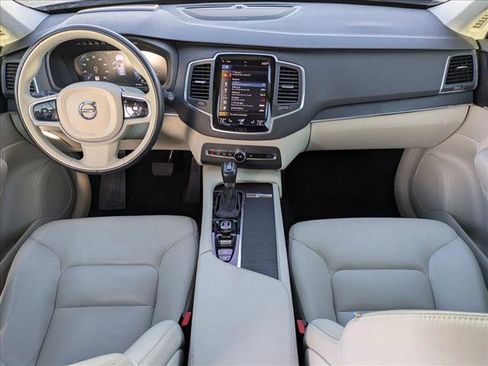 Used 2020 Volvo XC90 T5 Momentum image 18