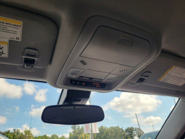 Used 2022 GMC Terrain SLE w/ Driver Convenience Package FWD image 24