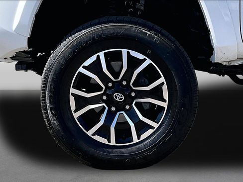 Used 2023 Toyota Tacoma TRD Sport AWD/4WD image 8