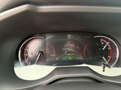 Used 2025 Toyota RAV4 LE image 5