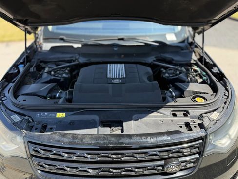 Used 2017 Land Rover Discovery HSE image 13