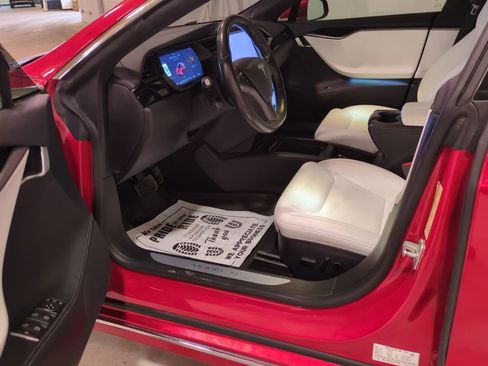Used 2020 Tesla Model S Long Range image 17