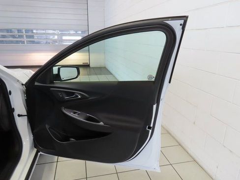 Used 2023 Chevrolet Malibu LT image 24