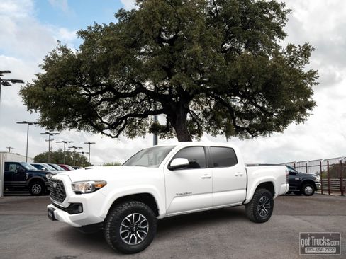 Used 2022 Toyota Tacoma TRD Sport image 1