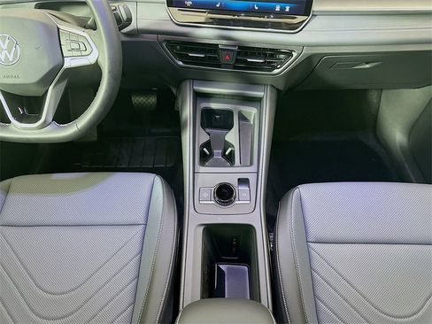 New 2026 Volkswagen Tiguan SE AWD/4WD image 20