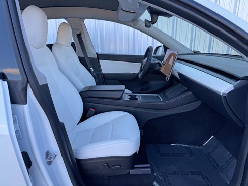 Used 2021 Tesla Model Y Performance image 16