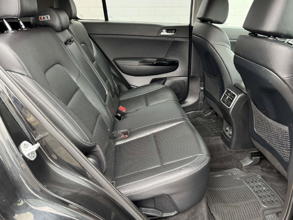 Used 2020 Kia Sportage EX AWD/4WD image 15