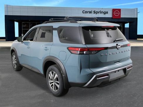New 2026 Nissan Pathfinder SL FWD image 3