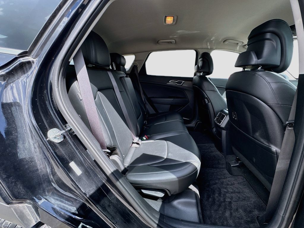 Used 2025 Kia Sportage EX FWD image 26