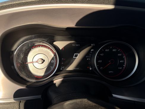 Used 2019 Dodge Charger SXT RWD image 17