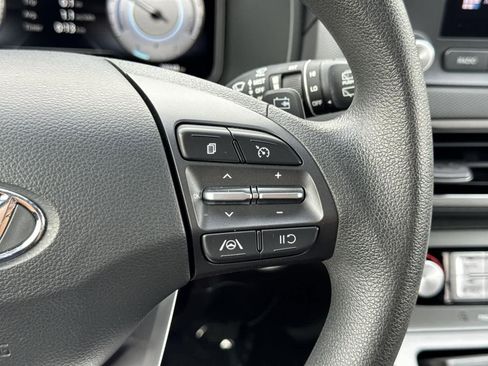 Used 2023 Hyundai Kona SE w/ Cargo Package image 11