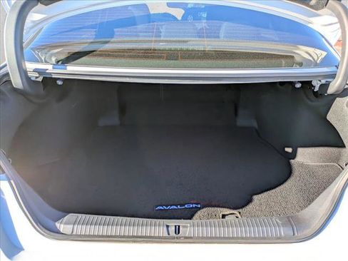 Used 2019 Toyota Avalon XSE image 6