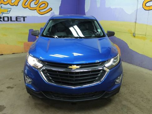 Used 2019 Chevrolet Equinox LS w/ LS Convenience Package image 3