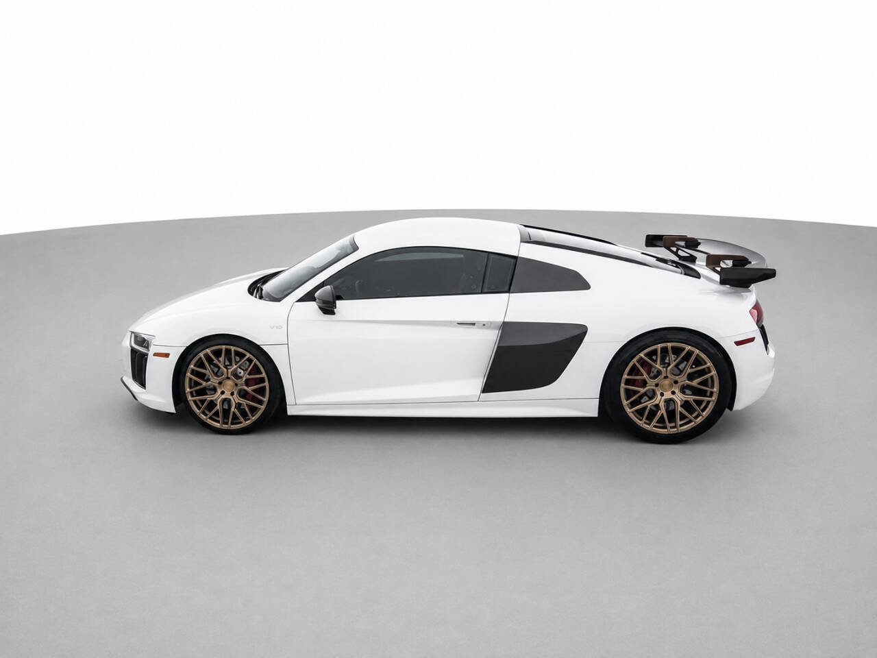 Used 2018 Audi R8 V10 w/ Premium Package RWD image 8