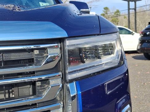 Certified 2023 GMC Acadia SLE w/ Driver Convenience Package image 11