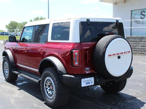 New 2026 Ford Bronco Outer Banks w/ Sasquatch Package AWD/4WD image 3
