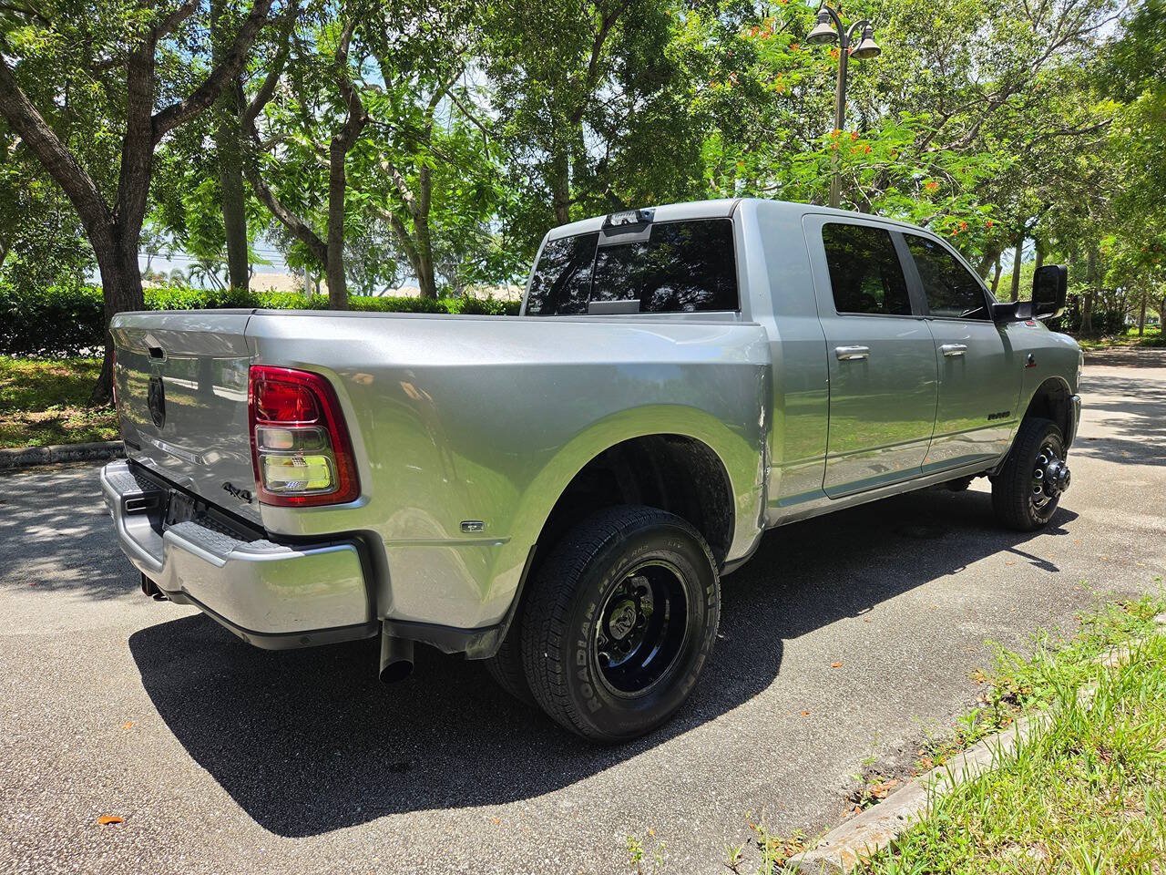Used 2022 RAM 3500 Big Horn w/ Max Tow Package AWD/4WD image 7