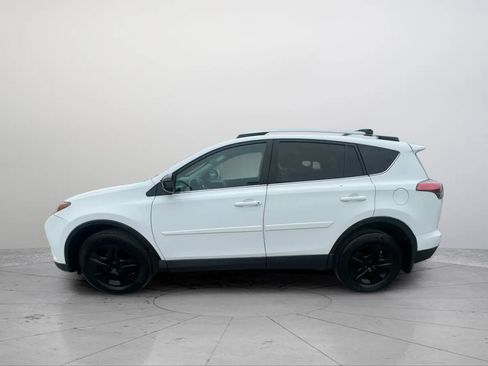 Used 2016 Toyota RAV4 LE FWD image 3