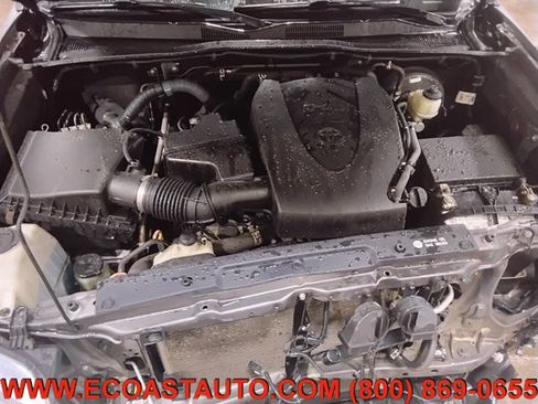 Used 2017 Toyota Tacoma SR5 w/ Tow Package image 9