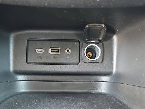 Used 2019 Chevrolet Equinox LT image 27