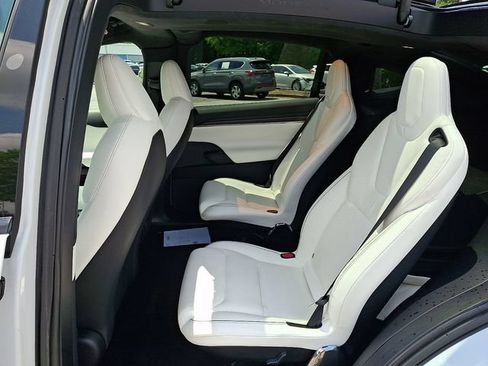 Used 2022 Tesla Model X Plaid AWD/4WD image 10
