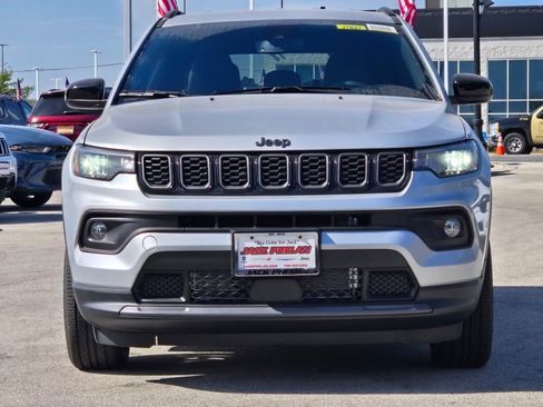 New 2026 Jeep Compass Latitude image 2