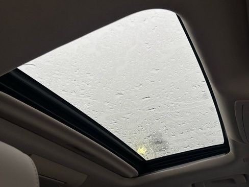 Used 2017 Chevrolet Suburban Premier image 16