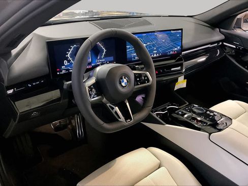 Used 2026 BMW 530i xDrive w/ M Sport Package AWD/4WD image 8