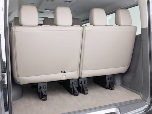 Used 2016 Nissan NV 3500 SL image 40