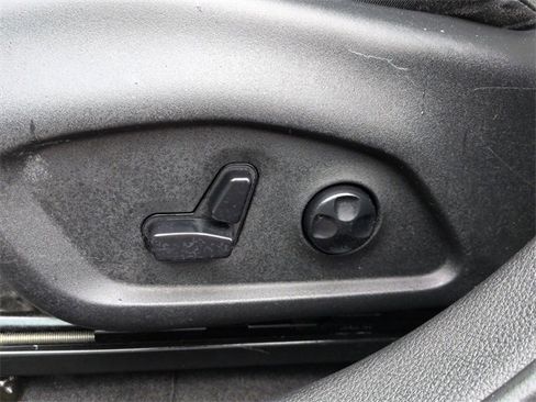 Certified 2019 Jeep Compass Latitude w/ Cold Weather Group image 13