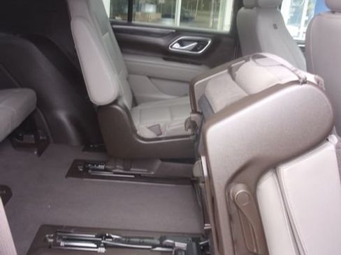 Used 2021 GMC Yukon SLT w/ SLT Luxury Package AWD/4WD image 38