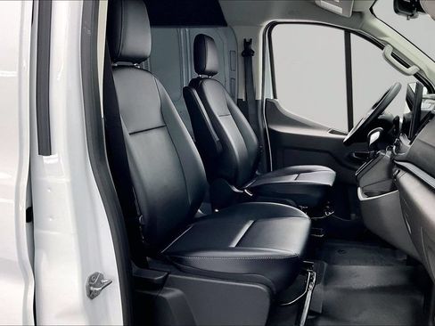 Used 2026 Ford Transit 150 Low Roof RWD image 7