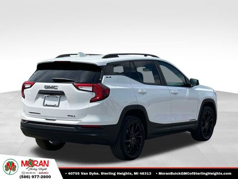 Certified 2024 GMC Terrain SLE w/ Driver Convenience Package AWD/4WD image 4