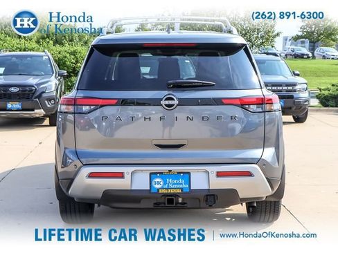 Used 2024 Nissan Pathfinder SL w/ SL Premium Package AWD/4WD image 4