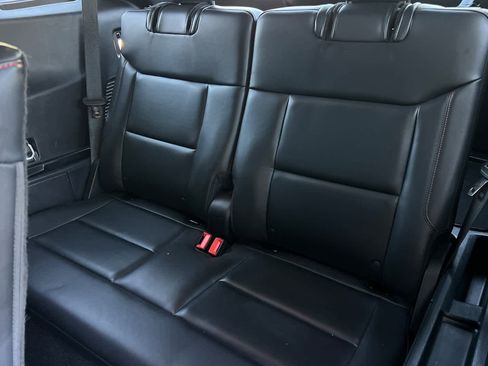 Used 2025 Ford Explorer ST-Line w/ ST-Line Street Pack AWD/4WD image 15