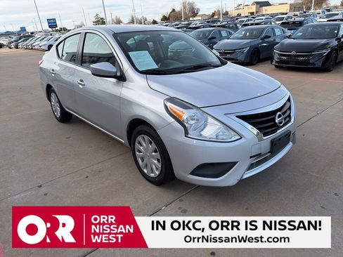 Used 2017 Nissan Versa SV image 7