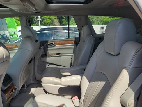 Used 2008 Buick Enclave CXL w/ Entertainment Package #2 FWD image 13