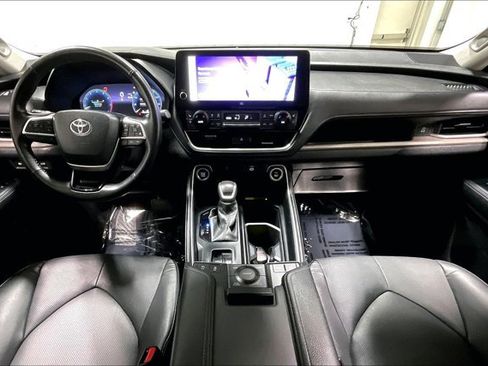 Certified 2024 Toyota Grand Highlander AWD image 16