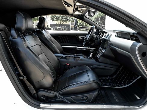 Used 2020 Ford Mustang Premium RWD image 39