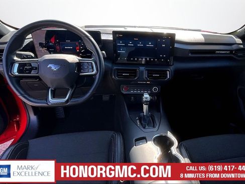 Used 2025 Ford Mustang Convertible image 7